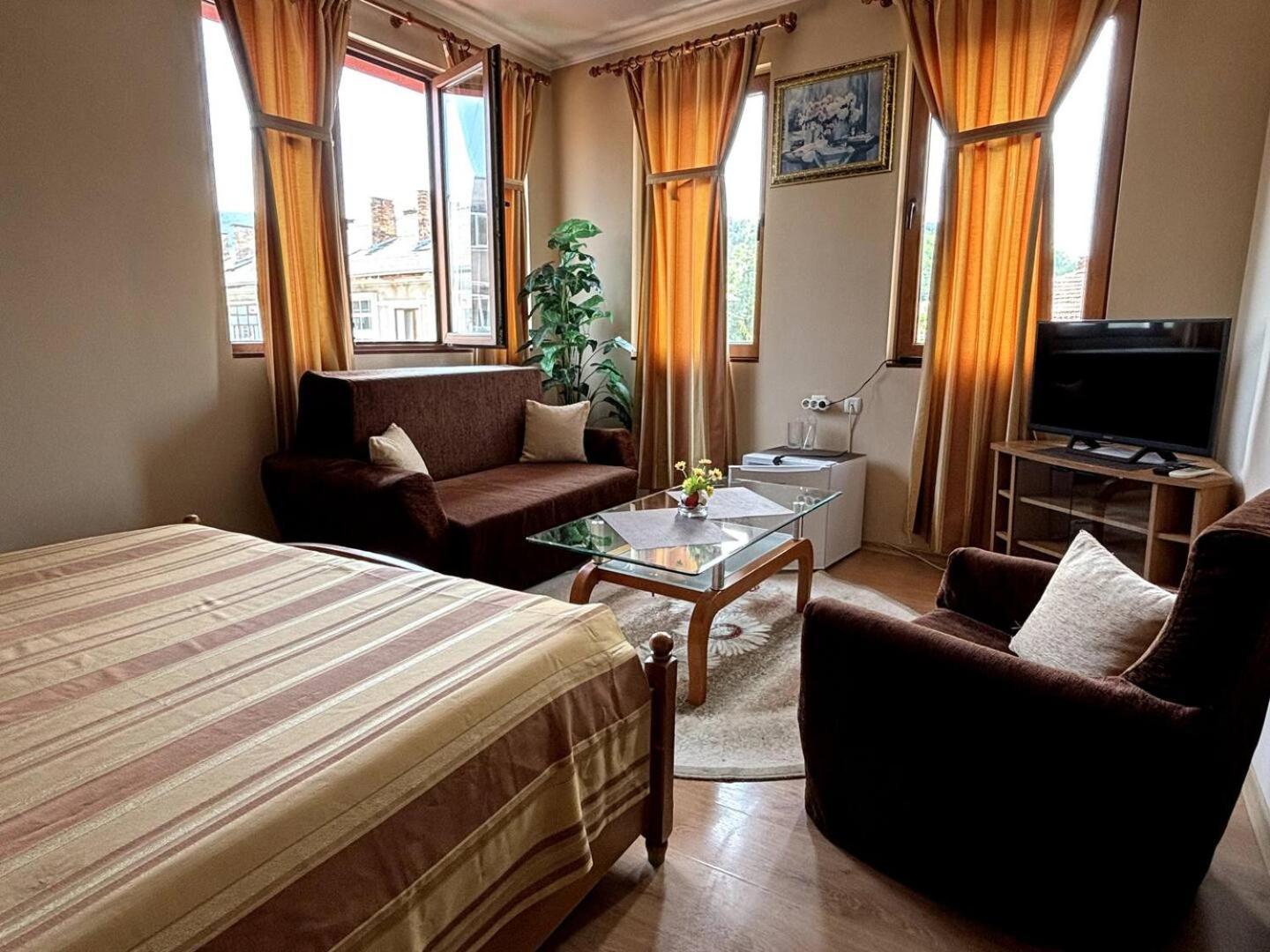 Hotel Rai Tryavna Bagian luar foto